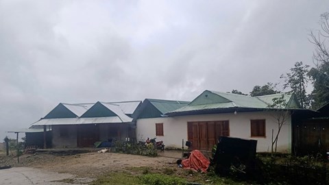 Xã Hùng Sơn tiếp tục di dời khẩn cấp hàng chục hộ dân trước nguy cơ sạt lở núi 