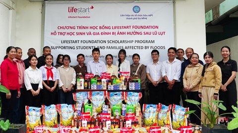 Chương trình học bổng Lifestart Foundation hỗ trợ học sinh sau lũ lụt