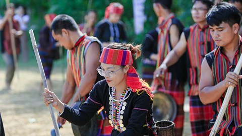 Bảo tồn và khơi dậy sức sống văn hóa đồng bào Vân Kiều