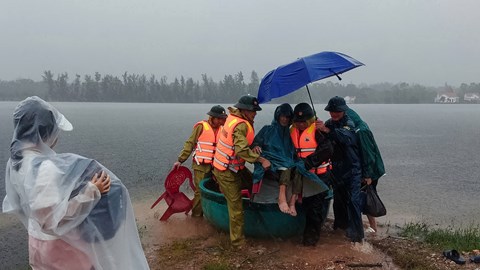 Quảng Trị: Chính quyền phải đồng hành cùng dân chống lũ