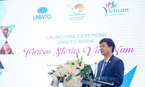 Ra mắt sách “Câu chuyện Du lịch Việt Nam” - Anh 1