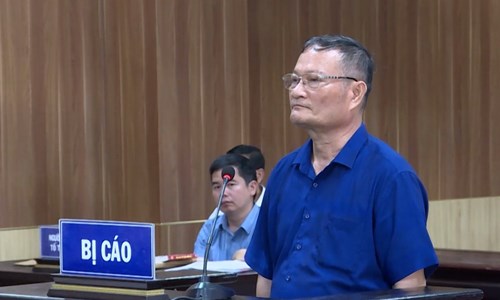 Trục lợi hàng trăm triệu đồng tiền xét nghiệm Covid-19, cựu giám đốc trung tâm y tế lĩnh án - Anh 1
