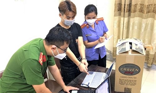 Nhiều người dân bị lừa tiền tỉ với chiêu gọi điện giả danh cán bộ - Anh 1