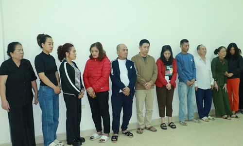 Triệt phá đường dây lô, số đề liên tỉnh với hơn 200 tỉ đồng - Anh 1