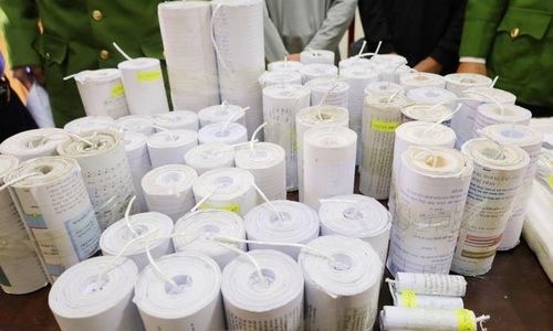 Học trên mạng, nhóm học sinh tự chế gần 3 yến pháo nổ chơi Tết - Anh 2