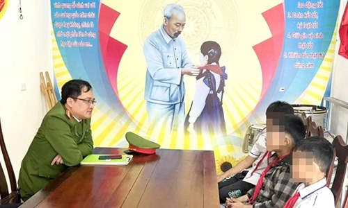 Kịp thời ngăn nhóm học sinh tiểu học chế tạo pháo nổ - Anh 1