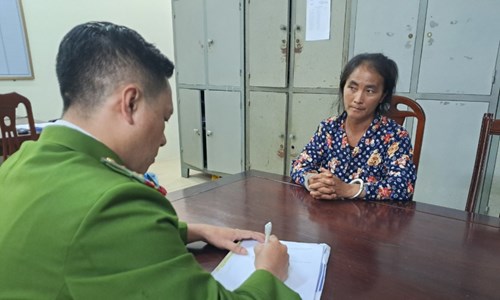 “Nữ quái” buôn ma túy sa lưới sau 15 năm lẩn trốn - Anh 1