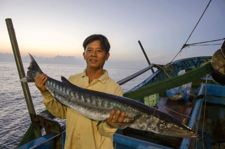 Tàu cá thần rời bến - Anh 2