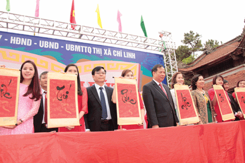 Dâng hương khai Xuân tại Hoàng thành Thăng Long - Anh 1