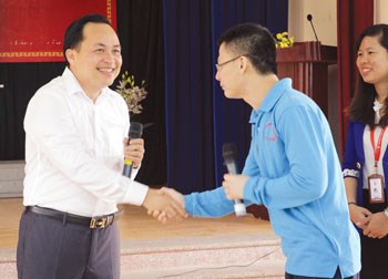 Tràn lan quảng cáo và kinh doanh áo phông in hình lá cần sa: Chủ tịch Hội đồng quản lý PSD: “Tôi khẳng định đây là hình thức tuyên truyền cho ma tuý” - Anh 1