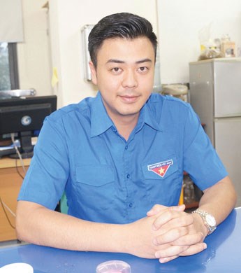 Tràn lan quảng cáo và kinh doanh áo phông in hình lá cần sa: Mặc loại áo này là gián tiếp cổ xuý cho việc sử dụng ma tuý - Anh 1