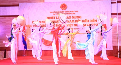 Tuần văn hóa Việt Nam tại Campuchia 2017: Những ân tình gửi lại Phnom Penh - Anh 2