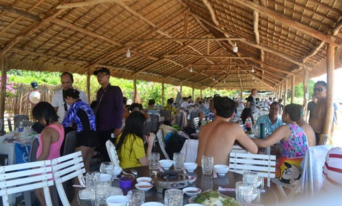 “Cát cứ ” kinh doanh du lịch ở đảo Điệp Sơn - Anh 1