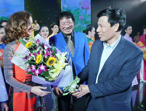 Quà tháng Năm dâng Người: “Cảm ơn chương trình đã mang đến cho chúng tôi những cảm xúc thật đẹp” - Anh 3