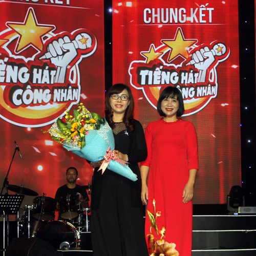 Lời ca từ màu áo xanh công nhân: 