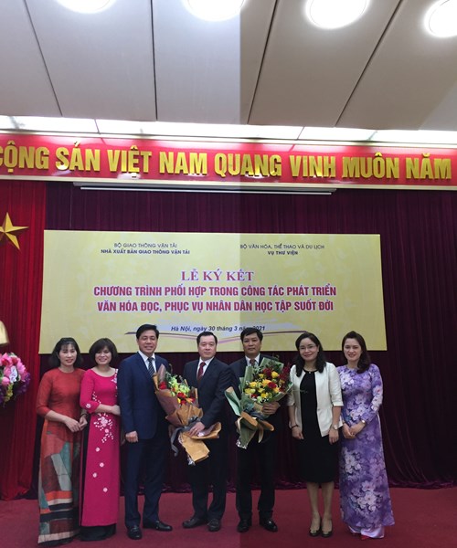 Tăng cường các xuất bản phẩm về an toàn giao thông nhằm phục vụ phát triển văn hoá đọc - Anh 3