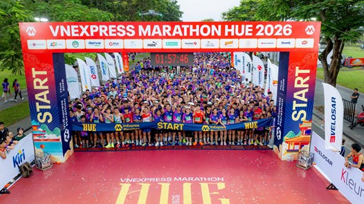 Hơn 8.000 chân chạy trải nghiệm các cung đường đẹp và di tích nổi tiếng xứ Huế