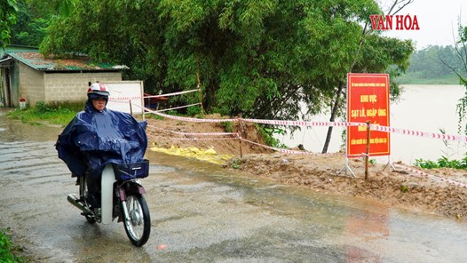 Sạt lở bờ sông Hương “đe dọa” các di tích và công trình dân sinh