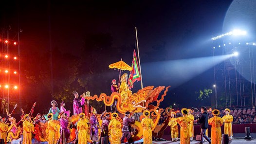 Tổng đạo diễn Phạm Hoàng Giang kể chuyện Thăng Long bằng ngôn ngữ của ánh sáng và âm nhạc