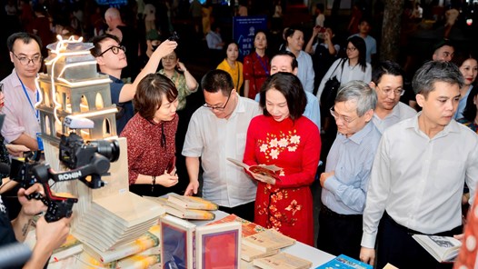 Khai mạc Hội Sách Hà Nội 2026: Khi những trang sách bước vào kỷ nguyên công nghệ