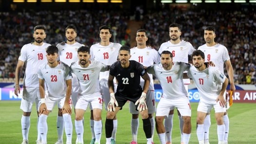 Tuyển Iran tuyên bố không ai được phép cấm chúng tôi dự World Cup