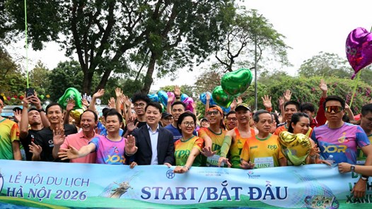 Chạy bộ đồng hành - Hưởng ứng Du lịch xanh Thủ đô