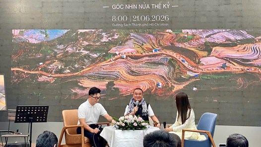 Triển lãm “Hồ Vũ – Góc nhìn nửa thế kỷ”