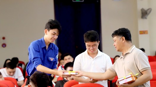 Đắk Lắk khơi dậy tình yêu sách qua những tác phẩm viết về Bác Hồ