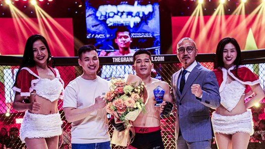 Võ sĩ Việt Nam hạ knock-out cao thủ Hàn Quốc tại AFC 39