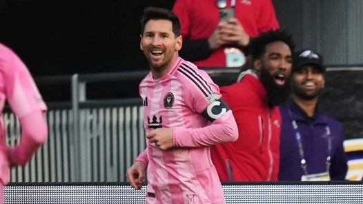 Lionel Messi chạm mốc 900 bàn thắng