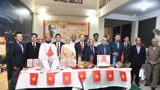 “Nhật ký trong tù” đến với độc giả Pakistan bằng tiếng Urdu