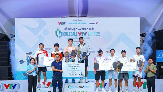 Các tay vợt ủng hộ đồng bào vùng lũ