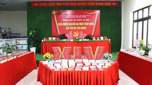 Trưng bày hơn 300 ấn phẩm, tư liệu chào mừng Đại hội lần thứ XIV của Đảng