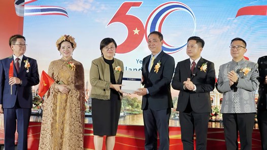 Khi sân khấu Việt Nam trở thành nhịp cầu hữu nghị Việt - Thái
