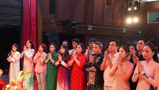 Giữ lửa sân khấu từ lòng tri ân Tổ nghề