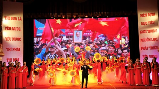 Thủ tướng yêu cầu thông tin, tuyên truyền sâu rộng thi đua thực hiện thắng lợi nhiệm vụ phát triển kinh tế - xã hội