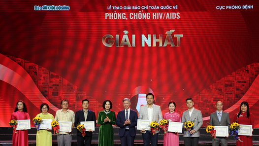 Trao Giải Báo chí toàn quốc về “Phòng, chống HIV/AIDS”
