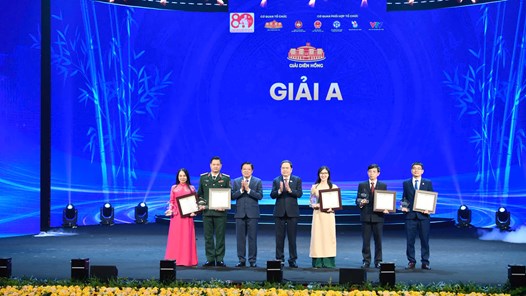 Trao Giải Báo chí toàn quốc về Quốc hội và Hội đồng nhân dân lần thứ tư