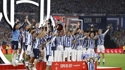 Atletico gục ngã trên chấm luân lưu, Sociedad vô địch Cúp Nhà vua