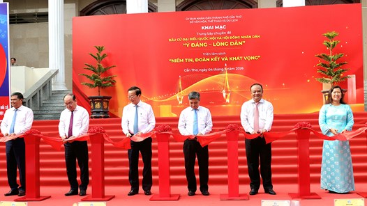 Khai mạc trưng bày chuyên đề “Ý Đảng – Lòng dân” và triển lãm sách “Niềm tin, đoàn kết và khát vọng”