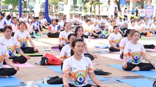 Hơn 1.000 người tham gia Ngày Quốc tế Yoga năm 2026 tại Cần Thơ