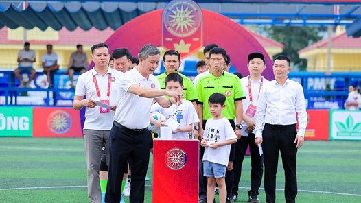 Giải bóng đá Thanh Hoá miền Nam gây quỹ xây nhà nhân ái cho hộ nghèo