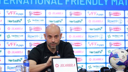 HLV Bangladesh đánh giá cao dàn cầu thủ nội và nhập tịch của đội tuyển Việt Nam