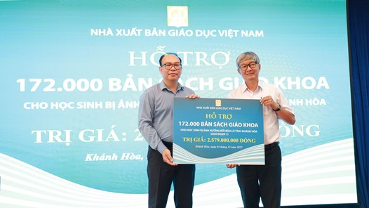 Nhà xuất bản Giáo dục Việt Nam hỗ trợ khẩn cấp sách giáo khoa cho học sinh Khánh Hòa sau lũ