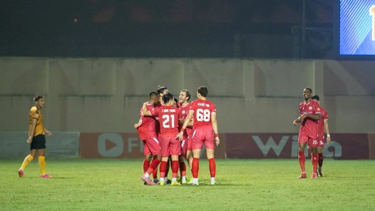 Bàn thắng giữa sân của Văn Hậu, cú đúp Alan: Công an Hà Nội lội ngược dòng tại xứ Thanh