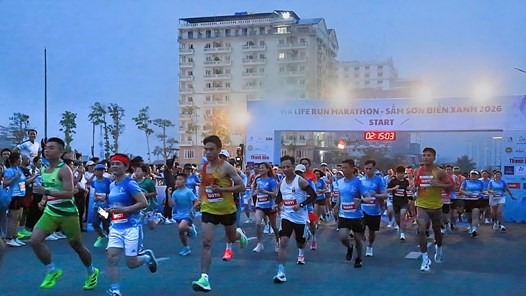 Via Life Run Marathon 2026 khuấy động phố biển Sầm Sơn