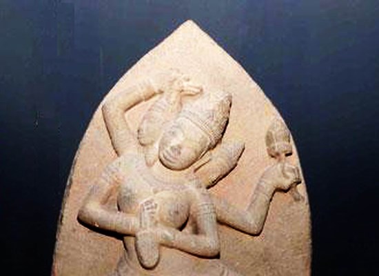 Bình Định:Phù điêu nữ thần Sarasvati được công nhận bảo vật quốc gia - Anh 1