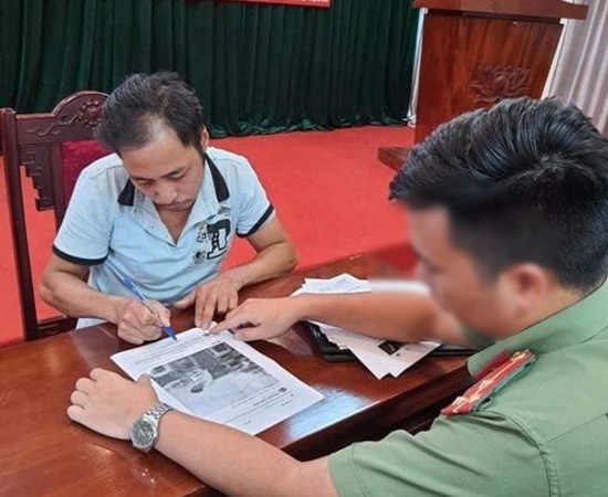 Phạt 7,5 triệu đồng người đàn ông đăng bài viết xúc phạm CSGT - Anh 1