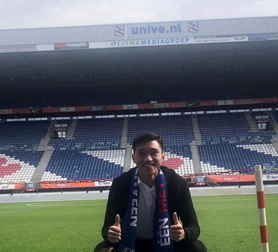 Hậu vệ Đoàn Văn Hậu đã có mặt tại câu lạc bộ SC Heerenveen - Anh 1