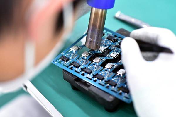Khám phá nơi sản xuất điện thoại Vsmart hiện đại nhất Việt Nam - Anh 9